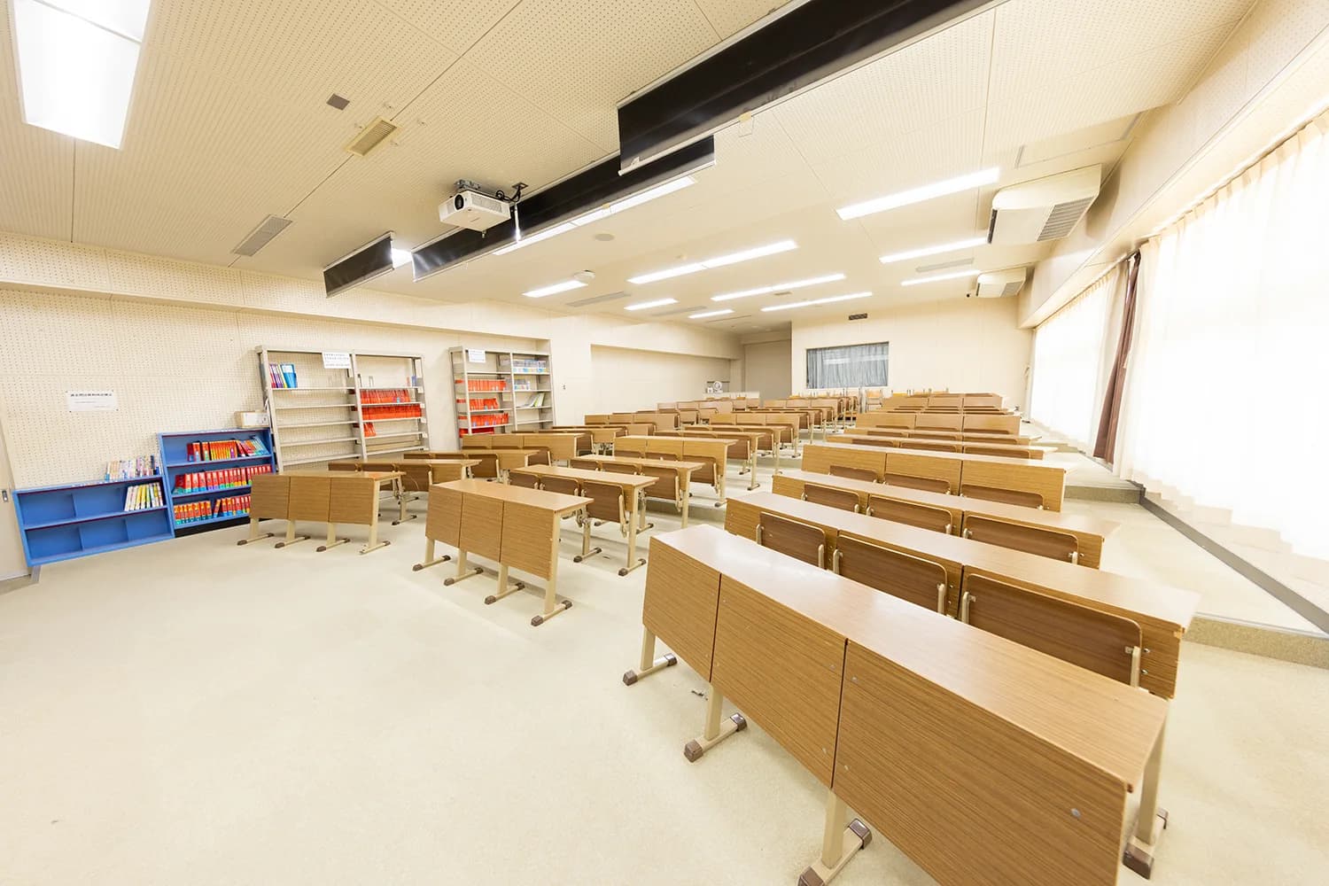 奨学金・助成金制度